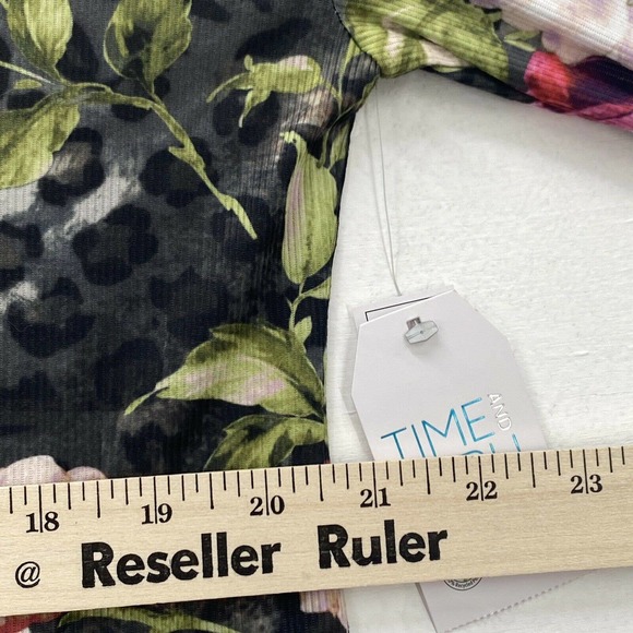 Time & Tru Women's Sublimation Long Sleeve Floral Blouse Med 8-10 NWT - Picture 8 of 12